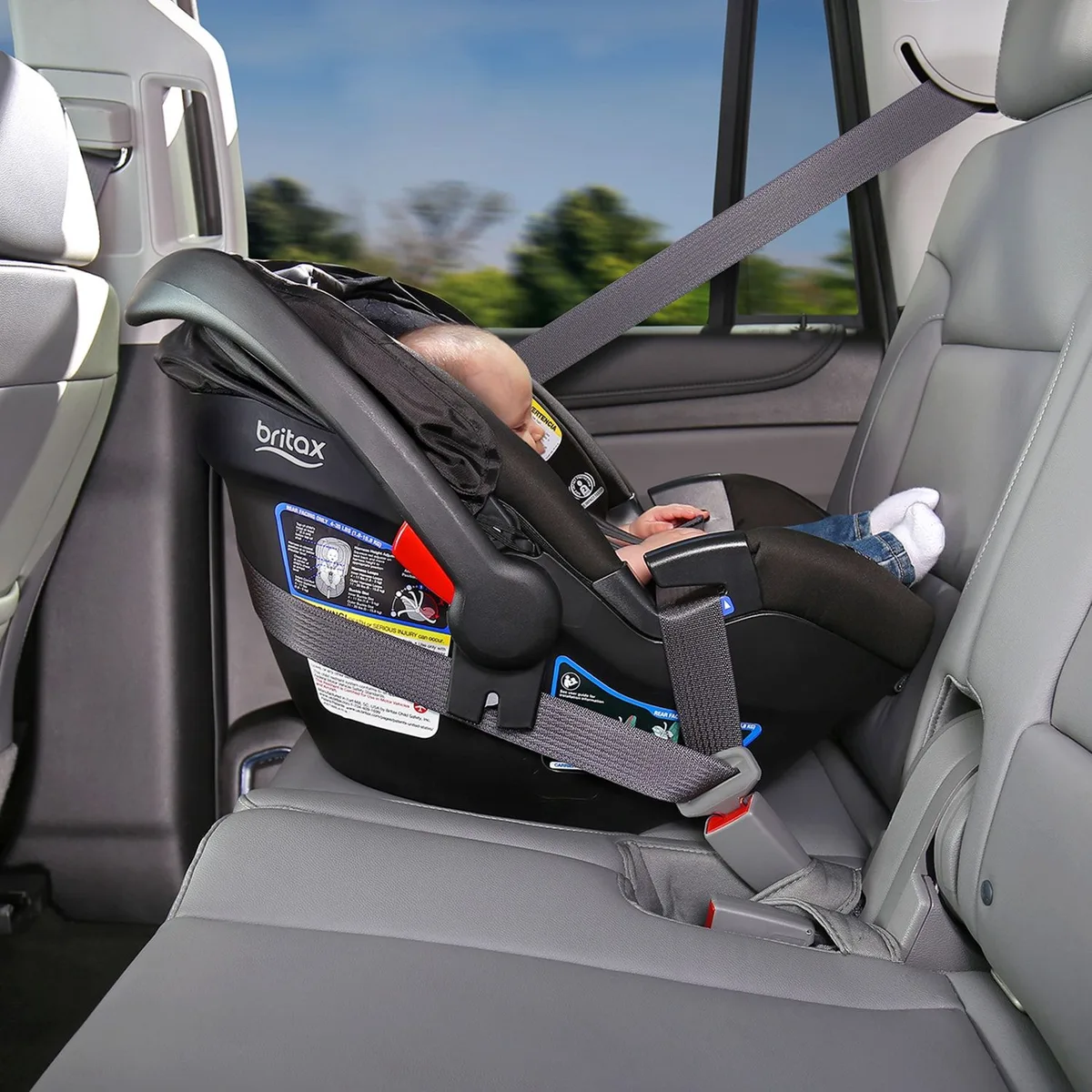 can you put a baby car seat in the middle